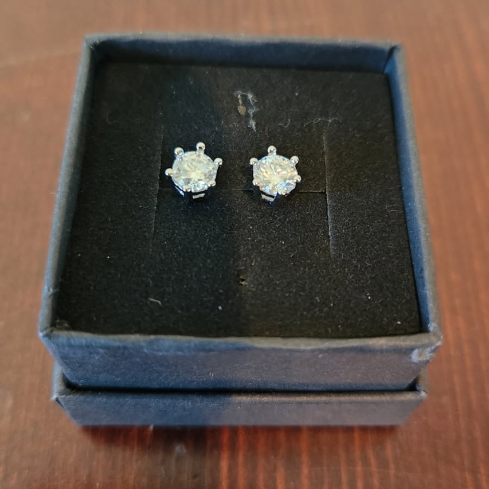 Beautiful Moissanite Stud Earrings